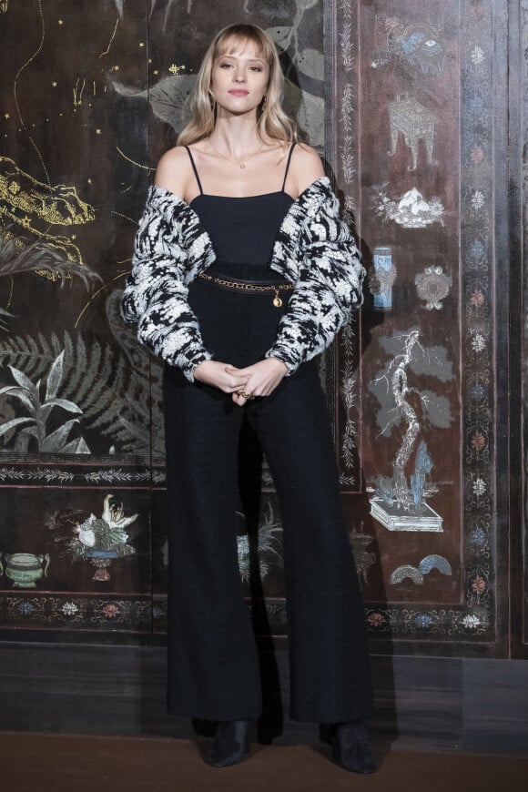 Angèle (Angèle Van Laeken) assiste au défilé Chanel Métiers d'Art 2019-2020 au Grand Palais à Paris le 4 décembre 2019 © Olivier Borde / Bestimage