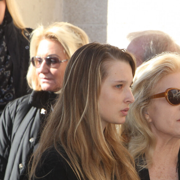 Sylvie Vartan, Tony Scotti et ses petites-filles Ilona et Emma - Obsèques de Michel Pastor en l'église Saint-Charles à Monaco. Le 6 février 2014.
