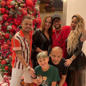 Neymar Jr en famille, avec ses parents, son fils David (en bas) et sa soeur Rafaella (à droite). Décembre 2020.