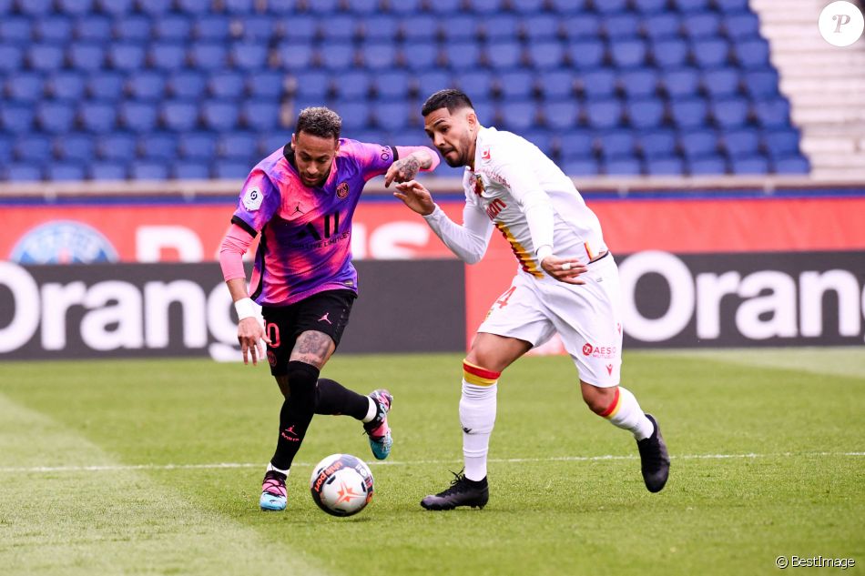 Neymar Jr lors du match Paris Saint-Germain - RC Lens au Parc des Princes. Paris, le 1 er mai 2021 © Lecoeur / FEP/ Panoramice / Bestimage