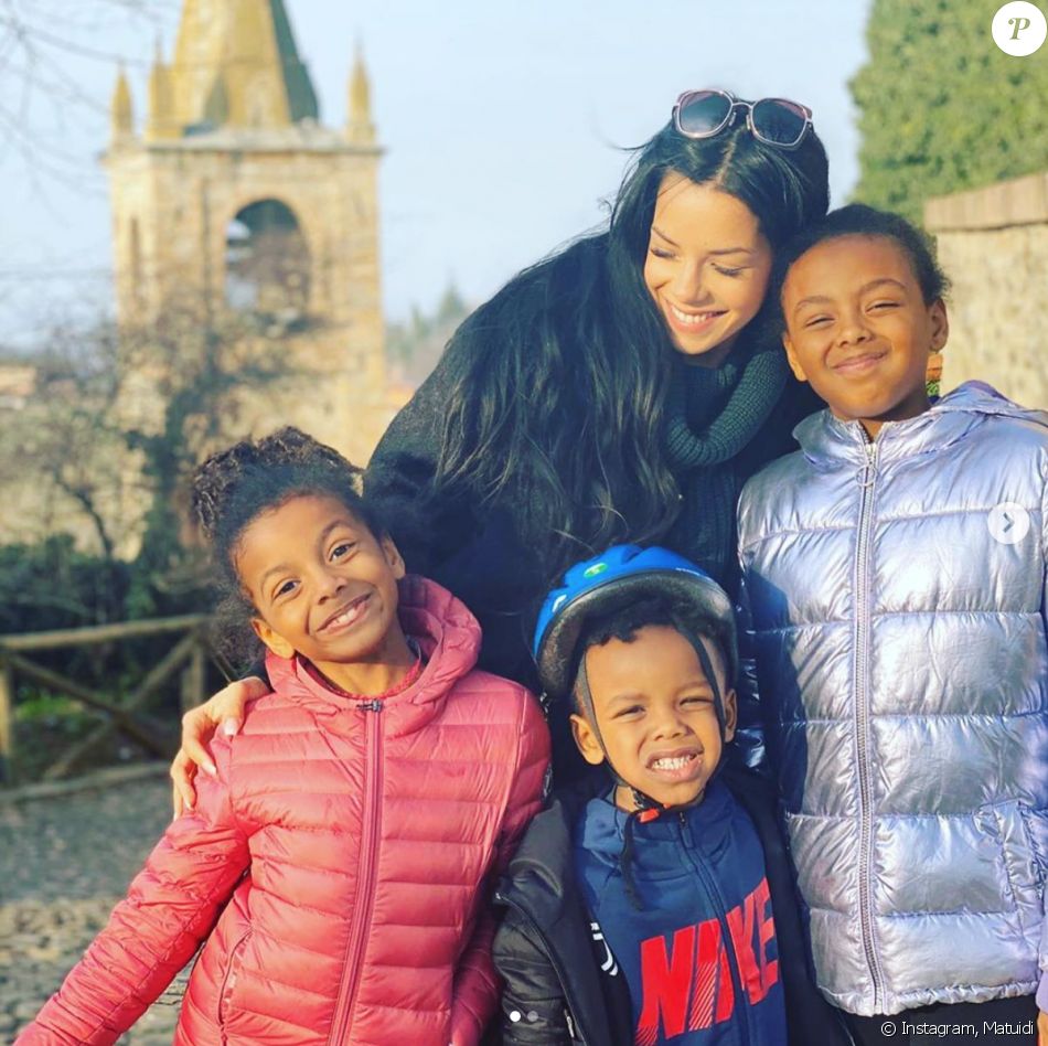 L'épouse de Blaise Matuidi, Isabelle Matuidi, et leurs trois enfants en février 2020.