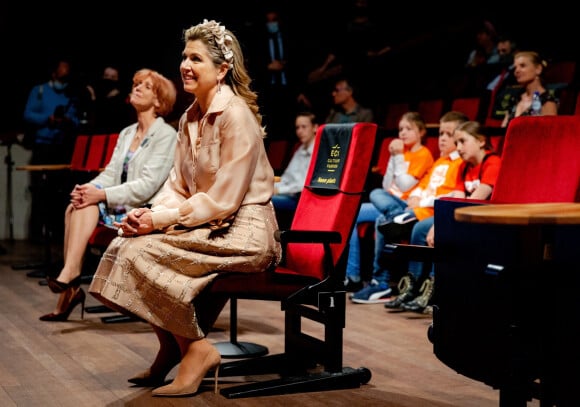 La reine Maxima des Pays-Bas assiste au concert de la fondation "More Music in the Classroom" à Roermond, le 11 mai 2021.