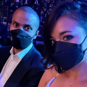 Alizé Lim et Tony Parker assistent à la cérémonie d'introduction de Tim Duncan au Basketball Hall Of Fame. Le 15 mai 2021.