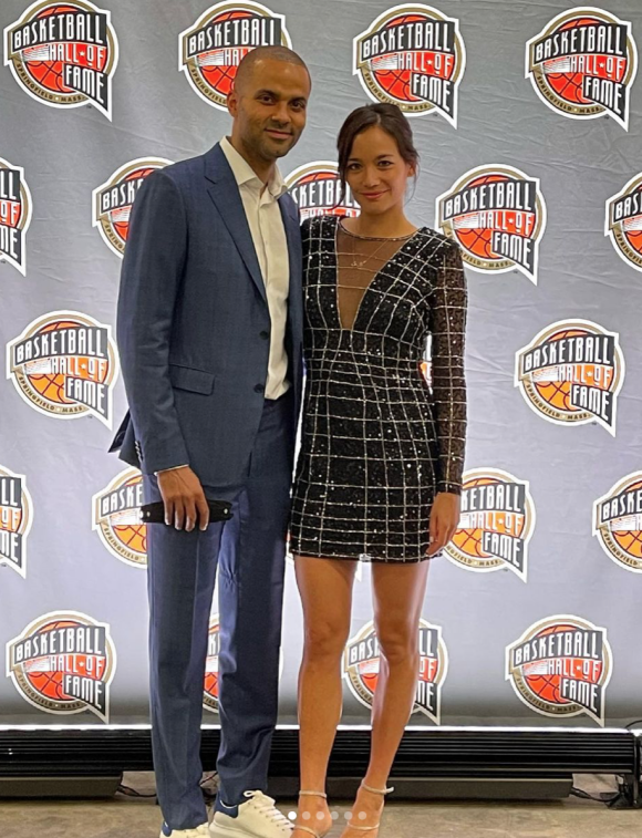 Tony Parker et Alizé Lim assistent à la cérémonie d'introduction de Tim Duncan au Basketball Hall Of Fame. Le 14 mai 2021.