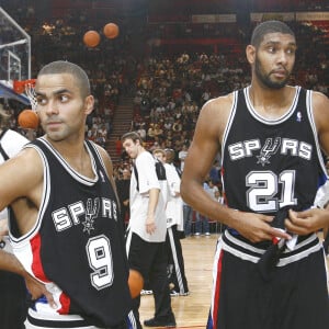 Tony Parker et Tim Duncan sous le maillot des San Antonio Spurs en 2006.