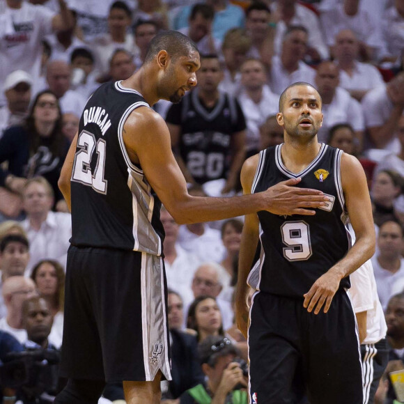 Tony Parker et Tim Duncan sous le maillot des San Antonio Spurs en 2013.