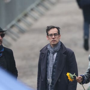 Arthur H, Kên Higelin, Izïa Higelin - Obsèques de Jacques Higelin au cimetière du Père Lachaise à Paris, le 12 avril 2018.