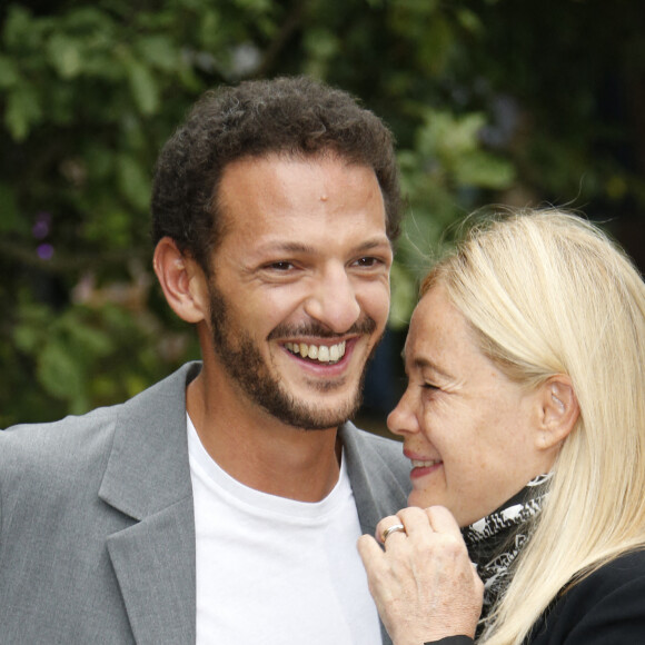 Vincent Dedienne, Emmanuelle Béart du film "L'étreinte" - Festival du film Francophone d'Angoulême 2020, le 30 août 2020. © Christophe Aubert via Bestimage