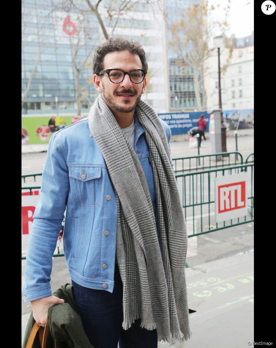 Exclusif - Vincent Dedienne quitte les studios RTL à Paris, le 2 décembre 2019. © Jonathan Rebboah / Panoramic / Bestimage