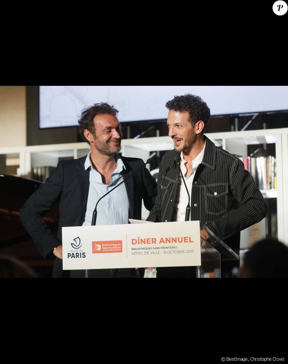 Augustin Trapenard, Vincent Dedienne - 2e dîner caritatif de l'association "Bibliothèques Sans Frontières" à l'Hôtel de Ville de Paris, le 15 octobre 2019. © Christophe Clovis/Bestimage