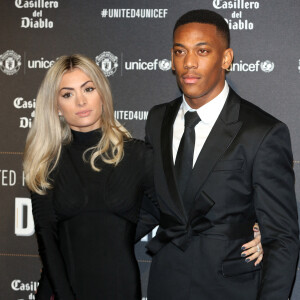 Anthony Martial et sa compagne Mélanie Da Cruz lors du dîner de gala "United For Unicef" à Manchester.