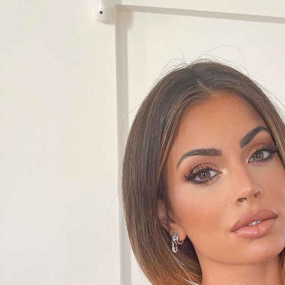 Mélanie Da Cruz, candidate de télé-réalité, file le parfait amour avec le footballeur Anthony Martial.