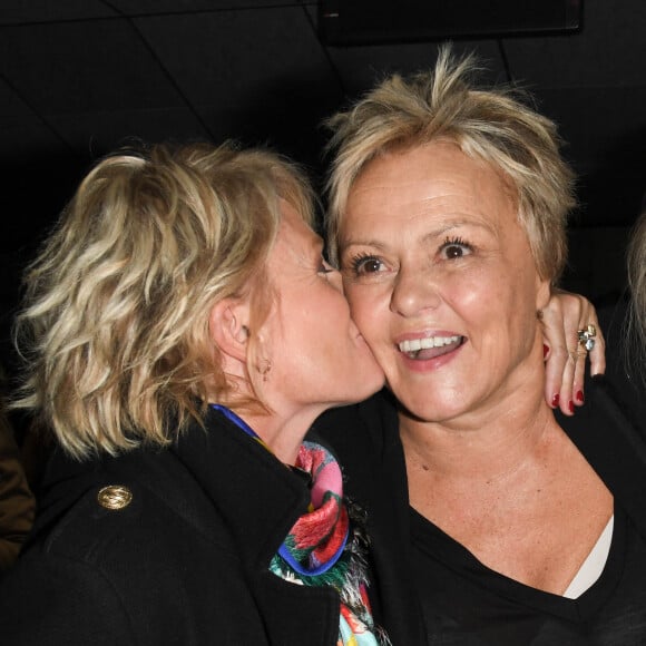 Sophie Davant et Muriel Robin - Générale du nouveau spectacle "Muriel Robin et Pof !" au Palais des Sports à Paris, le 3 octobre 2019. © Coadic Guirec/Bestimage