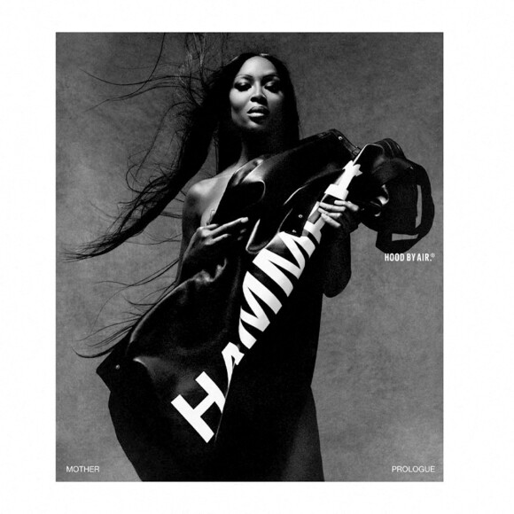 Naomi Campbell pose pour la nouvelle campagne de la marque américaine HBA 