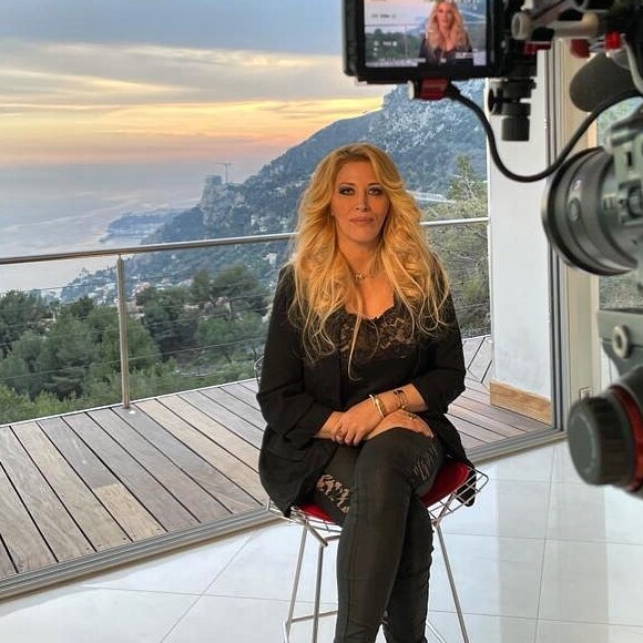 Loana, ex-star de télé-réalité, s'affiche sur Instagram.