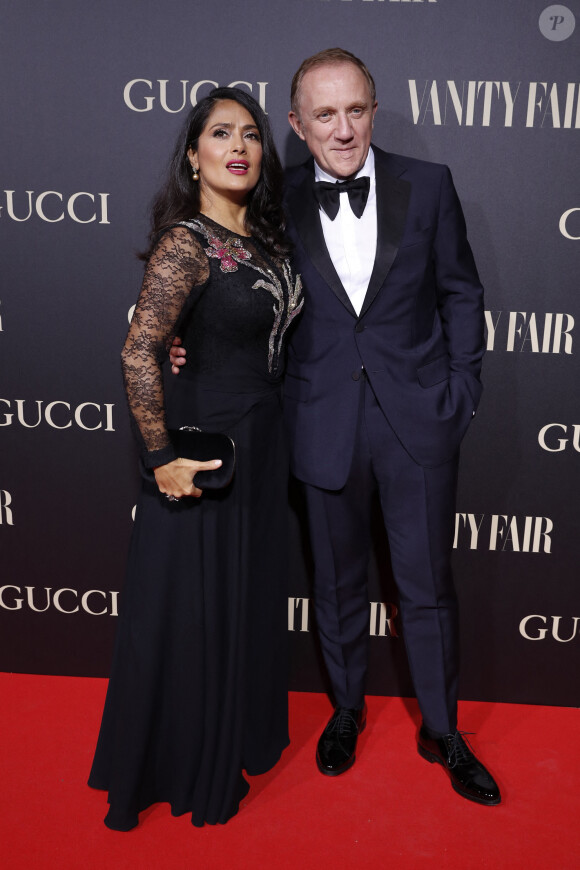 Salma Hayek et son mari François-Henri Pinault au photocall de la soirée "Vanity Fair Awards" à Madrid, le 26 septembre 2018.
