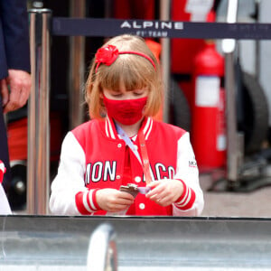 Le prince Albert II de Monaco a visité avec ses enfants, le prince héréditaire Jacques et sa soeur la princesse Gabriella, les stands avant les essais officiels du 78eme Grand Prix de F1 de Monaco le 22 mai 2021. © Bruno Bebert/Bestimage