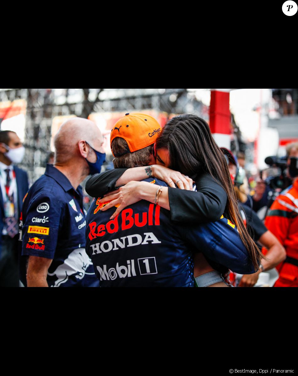 Max Verstappen Avec Sa Compagne Kelly Piquet Bisous Passionnés Pour Fêter Sa Victoire à Monaco 