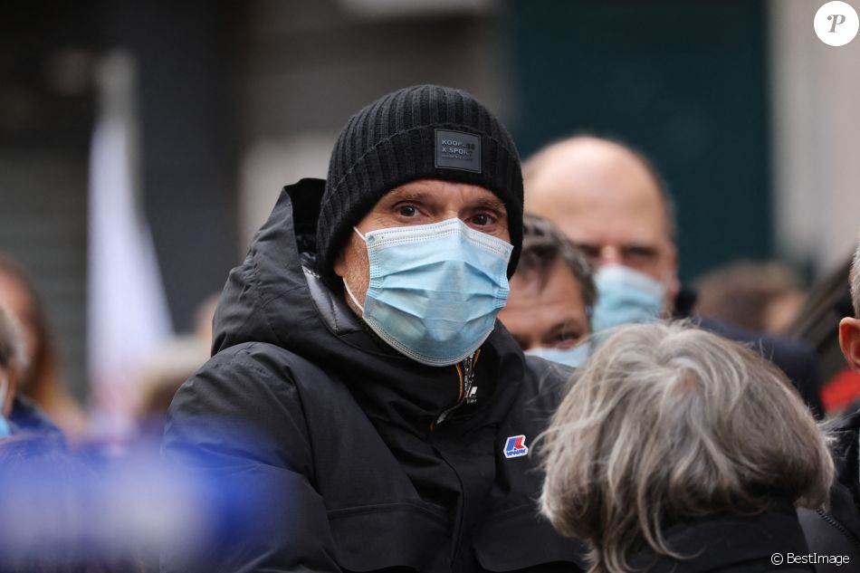 Exclusif - Denis Brogniart - Sorties des obsèques de Hubert Auriol au Temple de l'Oratoire du Louvre à Paris. Le 18 janvier 2021