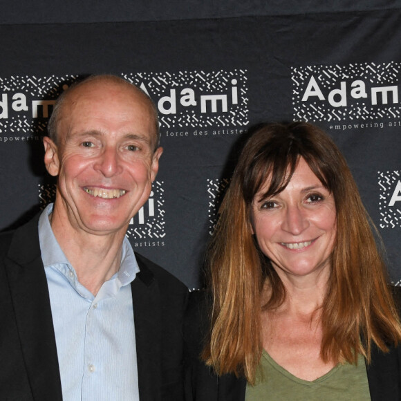 Exclusif - Bruno Boutleux (Directeur général de l'Adami), Anne Bouvier (présidente du conseil d'administration de l'Adami) et Marc Lavoine - Remise du prix Adami de l'artiste citoyen 2021 à Marc Lavoine. L'Adami soutient chaque année à travers le Prix de l'Artiste citoyen, les artistes qui s'impliquent et se mobilisent pour des causes qui leur sont chères. Marc Lavoine a reçu ce prix pour son engagement pour la scolarisation des enfants hospitalisés. Il a co-fondé " Mon cartable connecté " qui permet à des enfants malades de suivre leur scolarité à distance. L'Adami est heureuse de le décerner à l'artiste aux multiples facettes Marc Lavoine , qui succède à S. Le Bihan, A.Kidjo et à Z.Ziouani. Paris, le 25 mai 2021. © Coadic Guirec/Bestimage