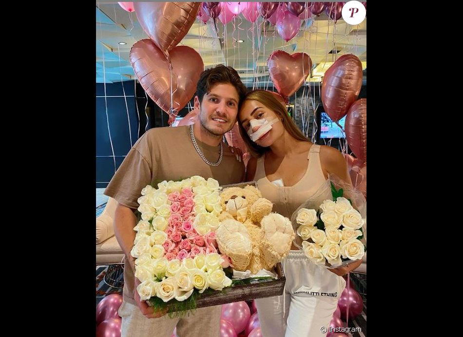 Sébastien Dubois avec Léa Mary après sa rhinoplastie, octobre 2020