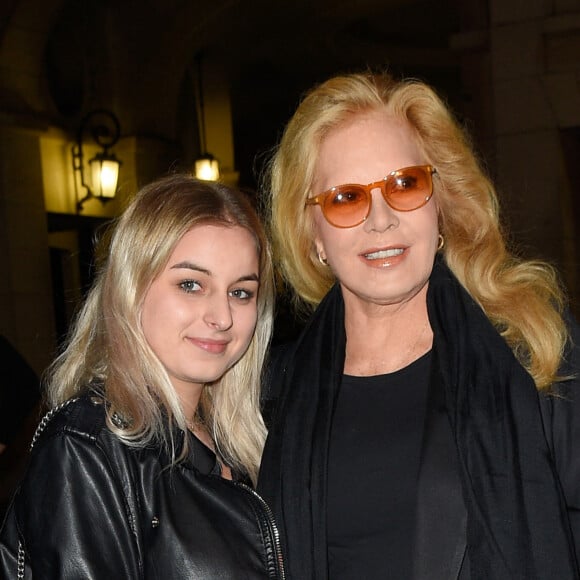 Semi-Exclusif - Sylvie Vartan avec sa fille Darina Scotti-Vartan à la générale de la pièce "La Vraie Vie" au théâtre Edouard 7 à Paris. © Guirec Coadic/Bestimage