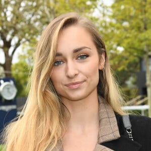 Semi-exclusif - Emma Smet au Qatar Prix de l'Arc de Triomphe sur l'hippodrome de Longchamp à Paris le 6 octobre 2019. © Coadic Guirec / Bestimage