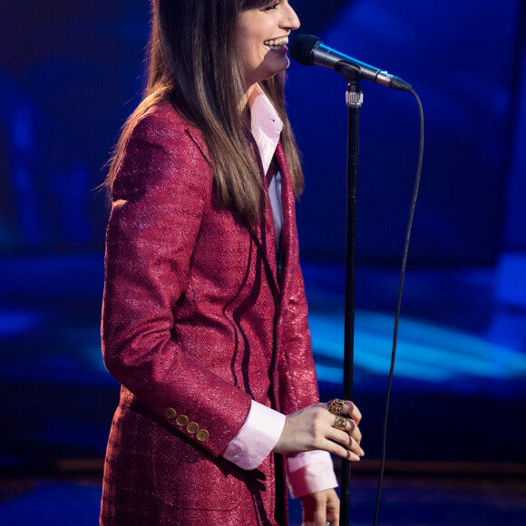 Clara Luciani - Grande soirée solidaire et festive "Secours Pop La Grande Soirée" au Cirque d'Hiver à Paris. © Tiziano Da Silva - Cyril Moreau / Bestimage