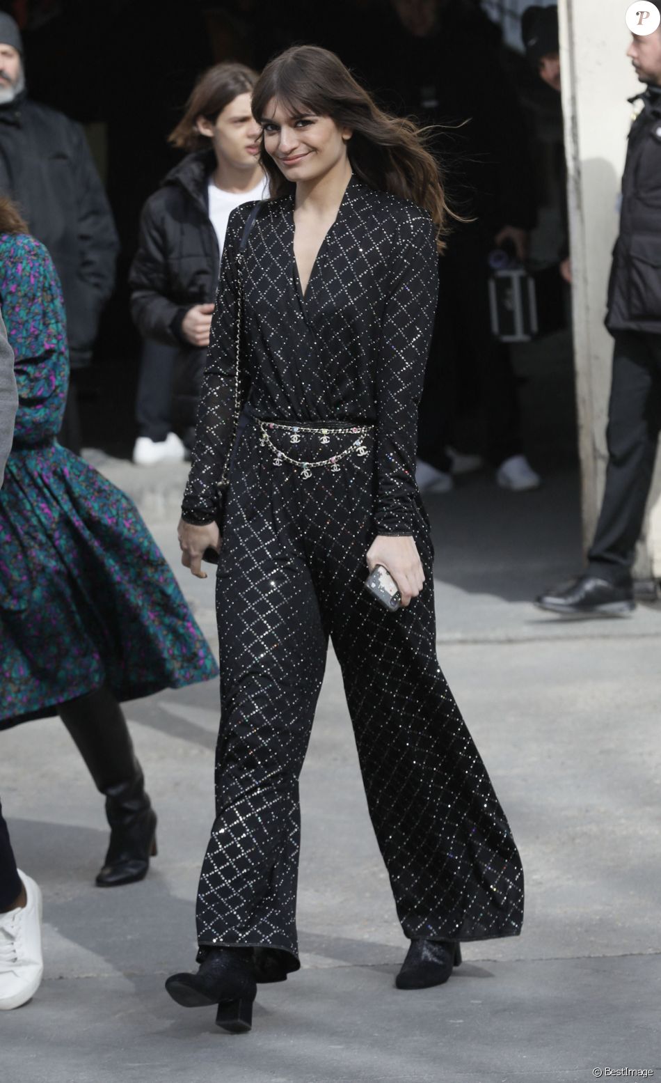 Clara Luciani - People à la sortie du défilé Chanel collection prêt-à