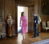 Kate Middleton, duchesse de Cambridge, rencontre Mila Sneddon au palais de Holyroodhouse à Edimbourg, le 27 mai 2021.