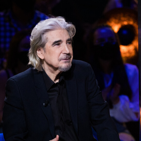 Exclusif - Serge Lama - Enregistrement de l'émission "La boîte à Secrets 5" à Paris, qui sera diffusée le 6 novembre sur France 3.  © Tiziano Da Silva / Bestimage 