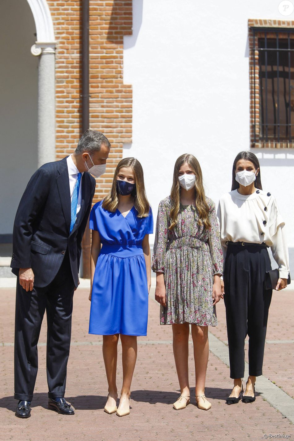 Le roi Felipe VI, la princesse Sofia et la reine Letizia d'Espagne - L'infante Leonor lors de sa confirmation en l'église "Nuestra Señora de Aravaca Parish" à Madrid.