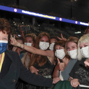 Roselyne Bachelot (Ministre de la Culture) avec du public lors de l'étude médicale et concert test Ambition Live Again qui se déroule à l'AccorHotels Arena de Paris, le 29 Mai 2021. © Stéphane Allaman / Alea via Bestimage