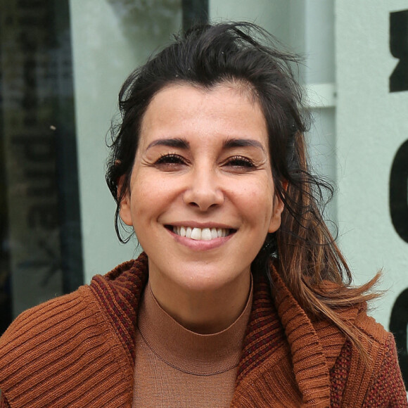 Exclusif - L'actrice française de 37 ans, Reem Kherici arrive devant les studios de Radio France, le 23 septembre 2020, pour faire la promotion du film "Brutus vs Cesar" diffusé sur Amazon Prime.