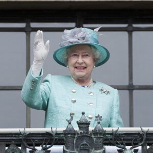 La reine Elizabeth II célèbre son jubilé de diamant à Nottingham avec le prince William et Kate Middleton.