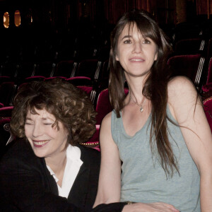 Exclusif - Jane Birkin en concert "Jane Birkin chante Serge Gainsbourg via Japan" a l'Opera Garnier de Monte-Carlo. Sur la photo : en backstage avec sa fille Charlotte Gainsbourg