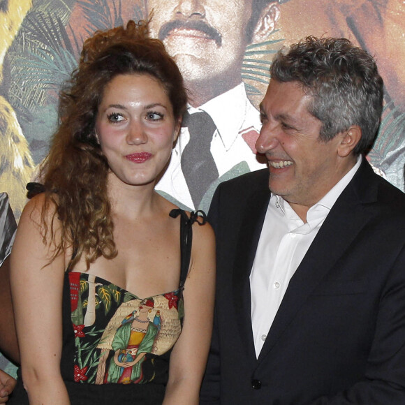 Alain Chabat et sa fille Louise à l'avant-première du film "Sur la piste du Marsupilami" à Paris.