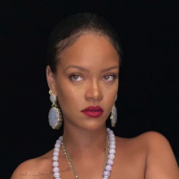 Rihanna : En string, tatouage à la fesse apparent, elle laisse ses fans sans voix