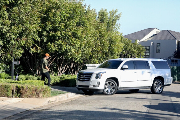 Jennifer Lopez arrive chez Ben Affleck à Pacific Palisades. Los Angeles, le 4 juin 2021.