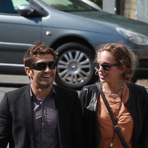 Bixente Lizarazu et Claire Keim - Mariage religieux de Pascal Obispo et Julie Hantson en l'église Notre-Dame-des-Flots au Cap-Ferret le 19 septembre 2015.