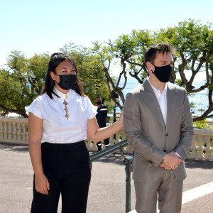 Louis et Marie Ducruet - La princesse Stéphanie de Monaco, accompagnée par son fils Louis Ducruet, a inauguré une sculpture de l'artiste Julien Marinetti "Doggy John Monaco" installée sur les terrasses du Casino de Monte-Carlo, à Monaco, le 4 juin 2021. © Bruno Bebert/Bestimage