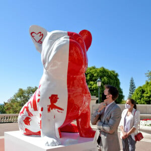 La princesse Stéphanie de Monaco, accompagnée par son fils Louis Ducruet, a inauguré une sculpture de l'artiste Julien Marinetti "Doggy John Monaco" installée sur les terrasses du Casino de Monte-Carlo, à Monaco, le 4 juin 2021. © Bruno Bebert/Bestimage