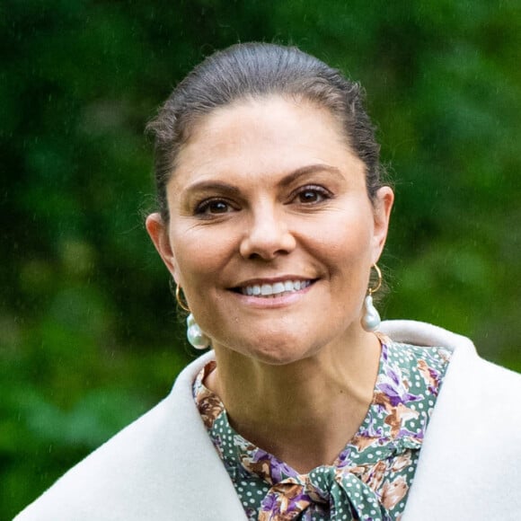 La princesse Victoria de suède arrive à un événement des amis du Nordic Museum and Skansen à Stockholm le 24 mai 2021.