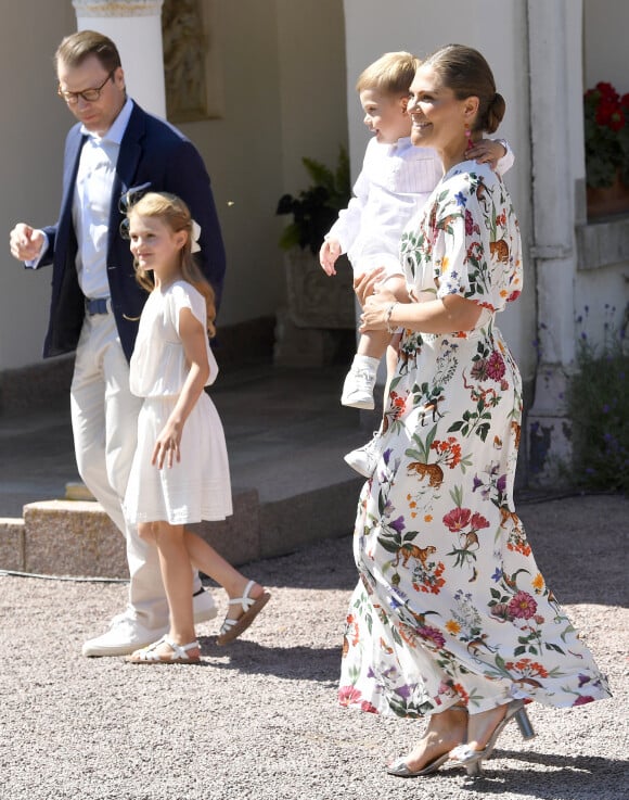 La princesse Victoria de Suède célèbre ses 42 ans accompagnée de son mari le prince Daniel de Suède, de leurs enfants Estelle de Suède et Oscar de Suède et de ses parents le roi Carl XVI Gustav de Suède et la reine Silvia de Suède à la Villa Solliden en Suède.