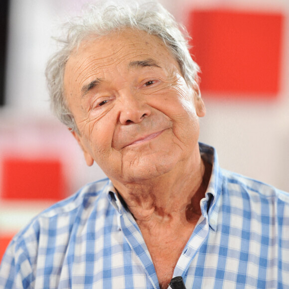 Exclusif - Pierre Perret - Enregistrement de l'émission "Vivement Dimanche", le 1er juillet 2020. © Guillaume Gaffiot / Bestimage