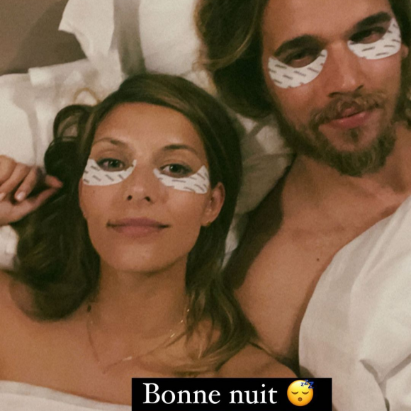 Camille Cerf poste une photo de couple intime en story Instagram