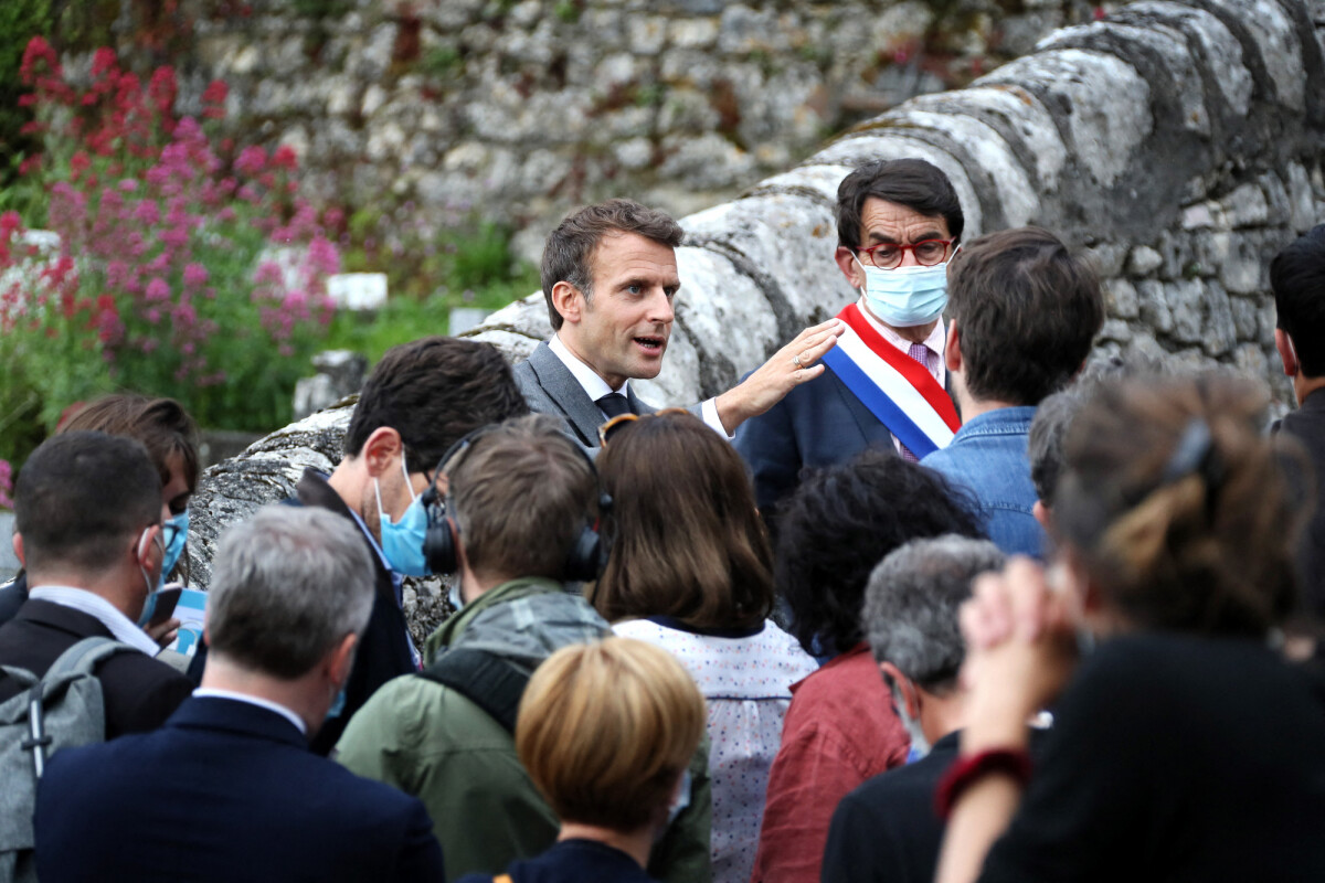 Photo : Le président de la République française, Emmanuel Macron visite ...