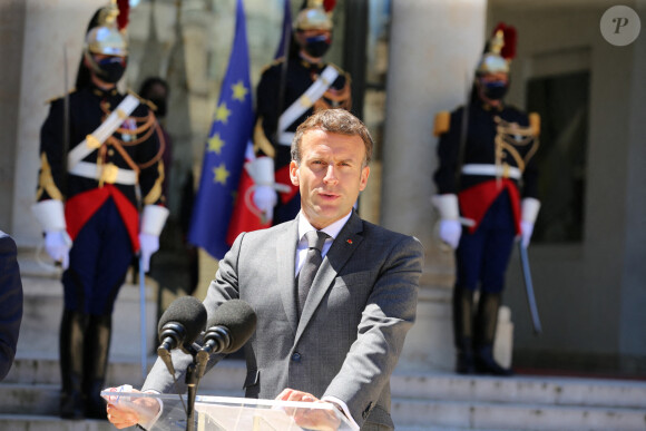 Le président Emmanuel Macron reçoit Nikol Pashinyan, premier ministre par intérim de la République d?Arménie au palais de l'Elysée à Paris le 1er juin 2021. © Panoramic / Bestimage