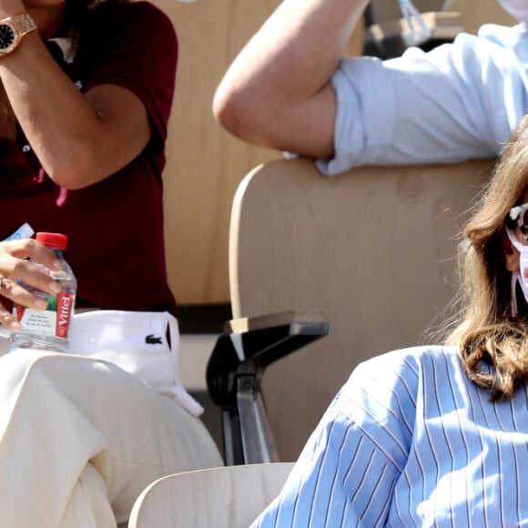 Ophélie Meunier (enceinte) et son mari Mathieu Vergne - People dans les tribunes des Internationaux de France de Tennis de Roland Garros à Paris. Le 9 juin 2021 © Dominique Jacovides / Bestimage