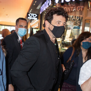 Patrick Bruel lors de l'avant -première du film "Villa Caprice" de Bernard Stora, au cinéma UGG Toison d'Or, à Bruxelles, à l'occasion de la réouverture des salles de cinémas en Belgique.